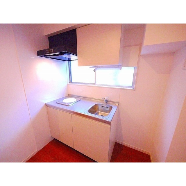 センチュリーハイツ キッチンに窓あり♪