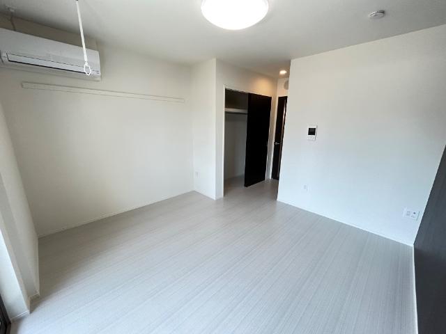 OceanCoastTsudanuma（オーシャンコーストツダヌマ）303号室 洋室