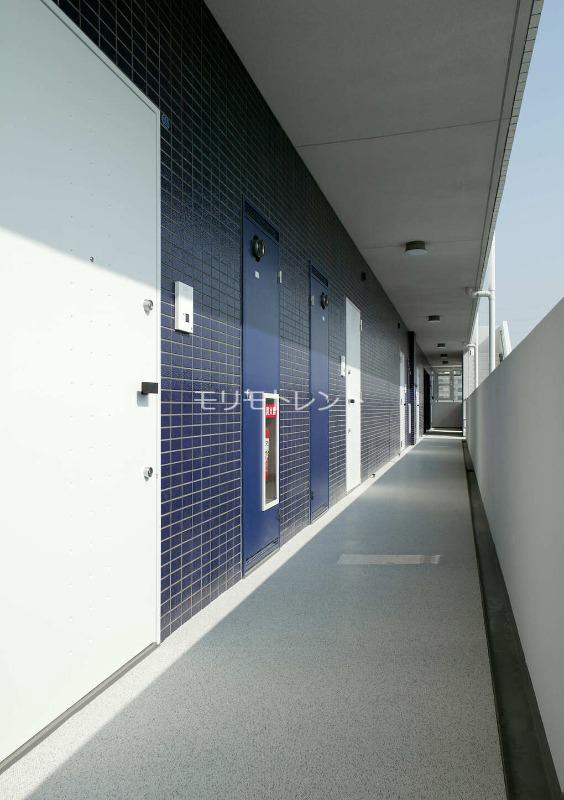 カスタリア鶴見3階 共用廊下