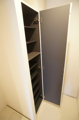 リブリ・クローリス長津田1階 玄関