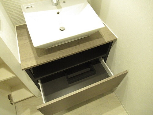 ライオンズ横濱関内レジデンス 洗面台収納