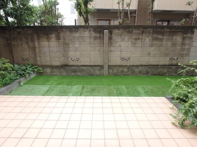 ジェイパーク高田馬場プレジャーステージ1階 庭