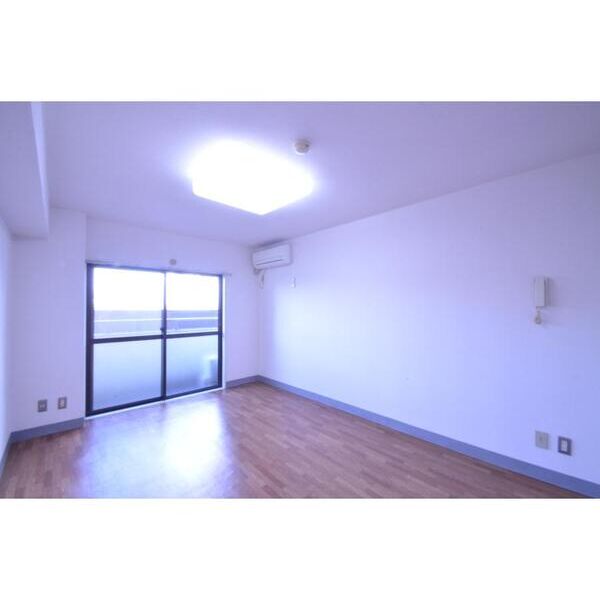 第一ファミールビル202号室 リビング