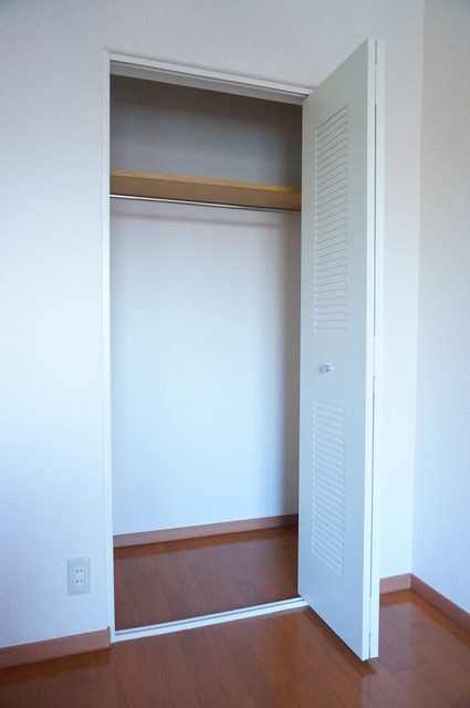 グランプラス 洋室２　収納　※現況優先