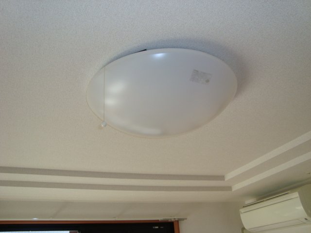 ポスト・マローネ00501号室 照明