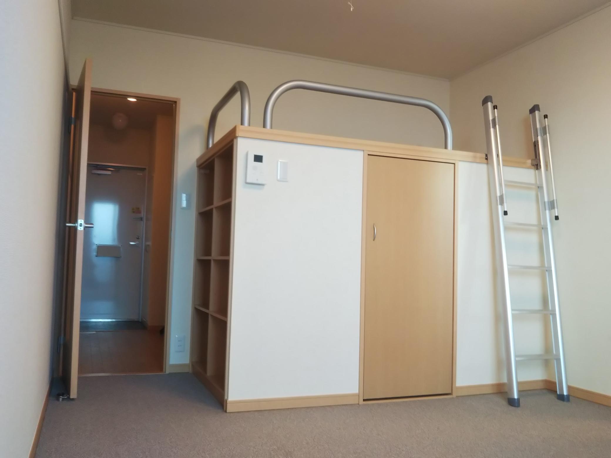 レオパレスグリーンパイン松本305号室 寝室