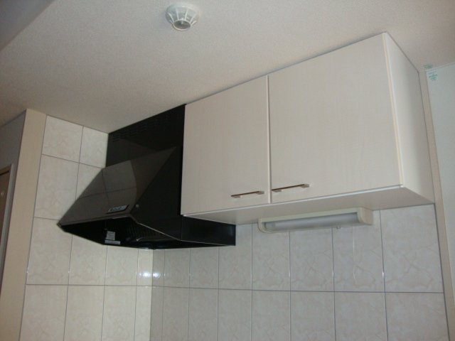 サンレジデンス湘南 キッチン上部収納