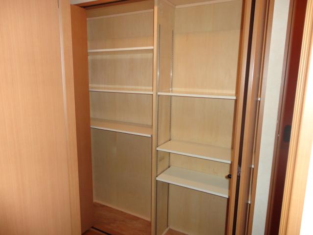 グリーンヒルズ301号室 収納