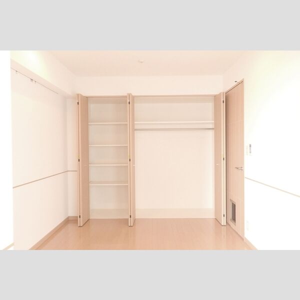 ロイヤルパークスシーサー0822号室 同建物別部屋の参考画像