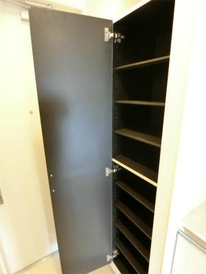 リブリ・大倉山 玄関