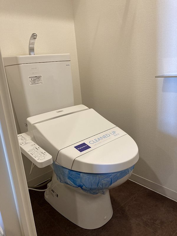 レジディア三軒茶屋Ⅲ5階 トイレ