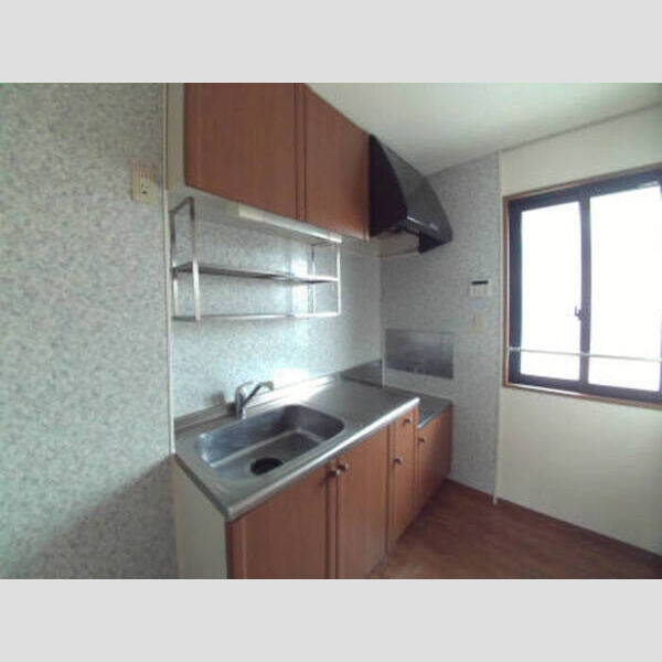 パルテノンロイヤル　B 窓付きの明るいキッチン