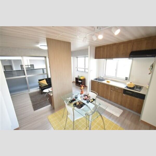 シティーフラット服部2D号室 ダイニングキッチン