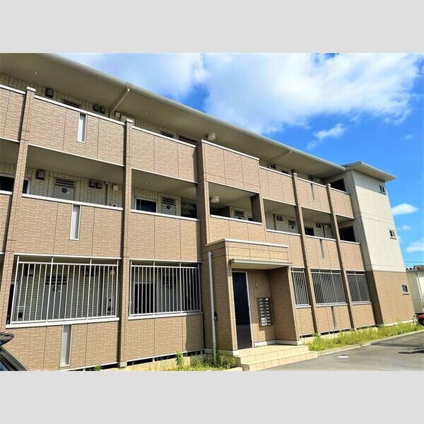 カリーサビラーの外観画像