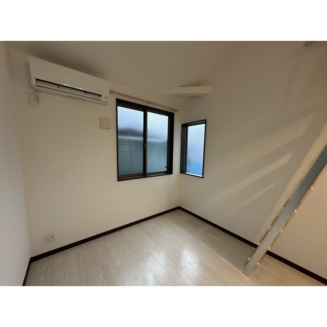 XinYi(シンイ)1996 洋室