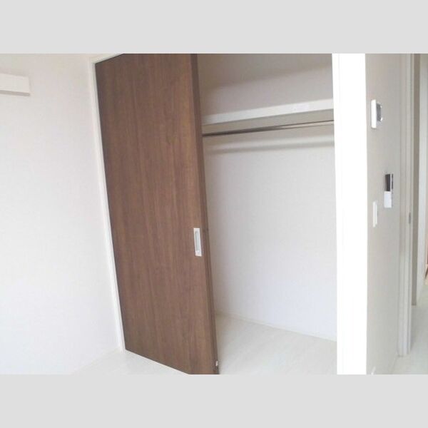 プリムヴェール　弐十五番館303号室 クローゼット