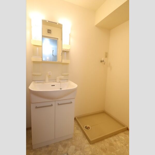 パシ・アージュパルコ205号室 洗髪洗面化粧台★室内洗濯機置き場