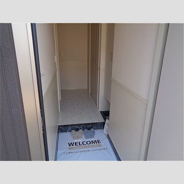 ソフィアコート　弐番館106号室 玄関