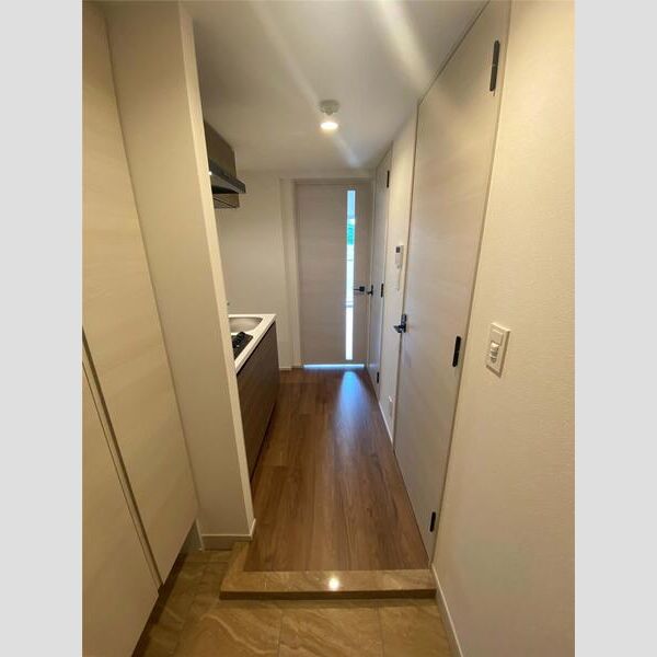 MAXIV東京HN402号室 玄関