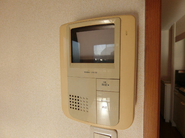 メゾンドムートン3階 （同建物3Ｆ角部屋の写真です）