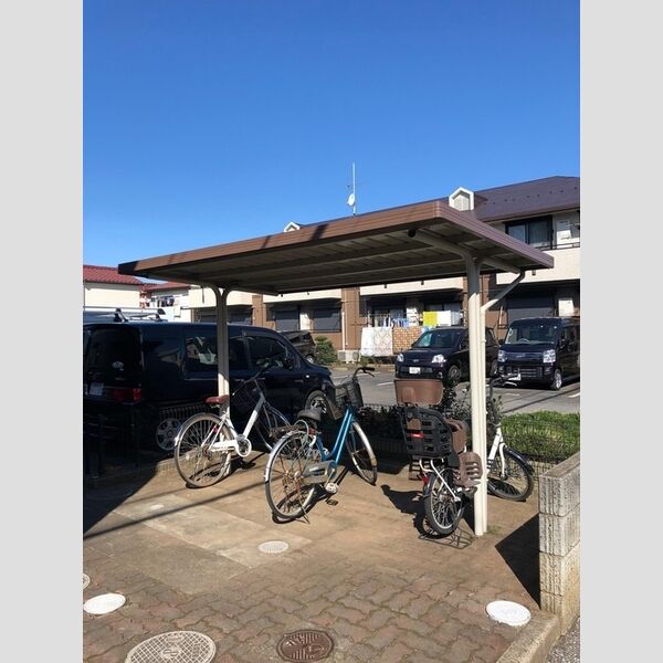 カサヴェールワコー 駐輪場