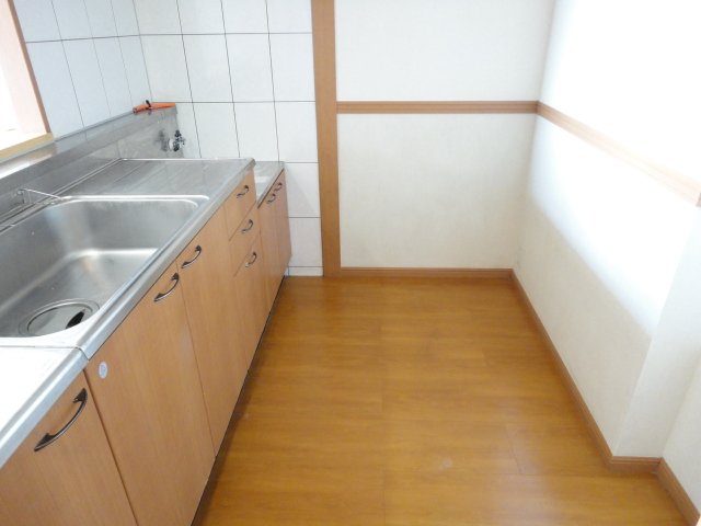 ディア フレンド ＫＯＩＺＵＭＩ206号室 キッチンスペース２．９帖