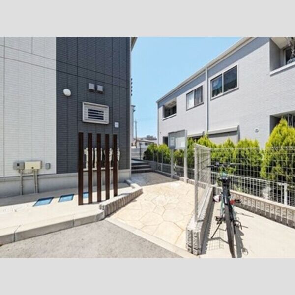 Grand　Calice　(グランカリス)201号室 エントランス