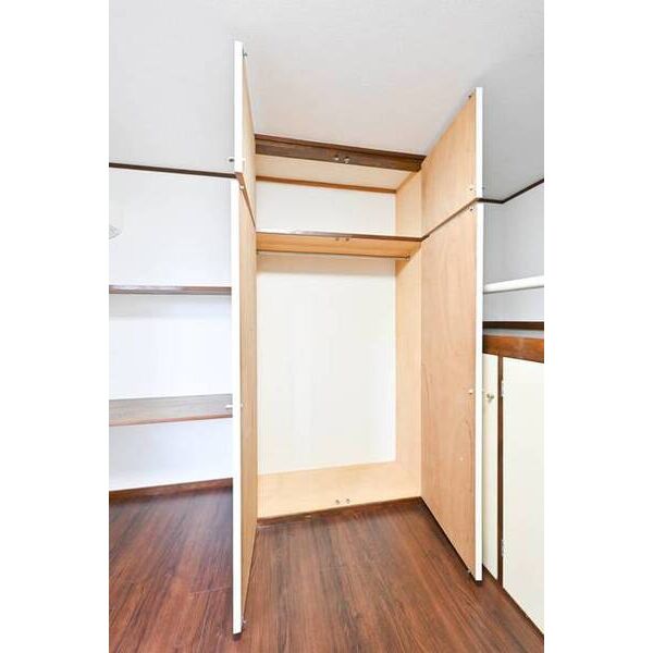 ジュネパレス座間第12-B 収納