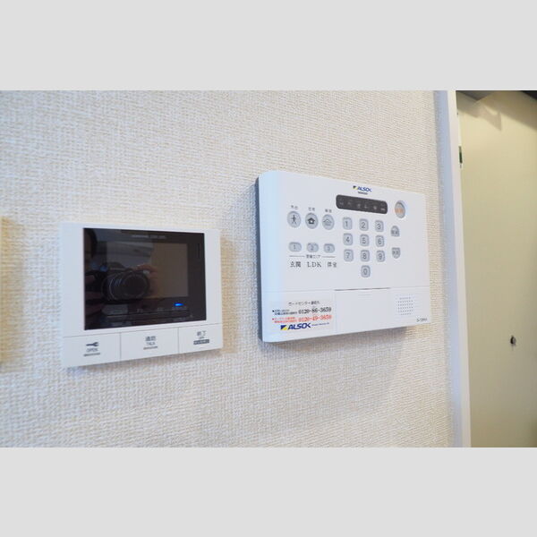 グラディーヴォレ106号室 モニター付きインターホン