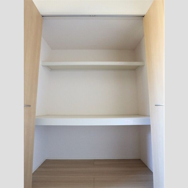 ドエルメイツB 物入れ①