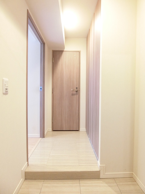 ガーラ・プレシャス三軒茶屋1階 玄関