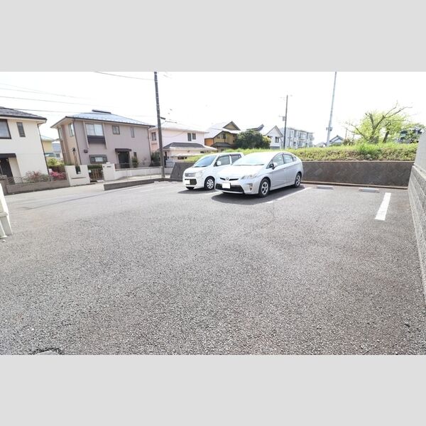 サンシャトー　Ⅱ 駐車場