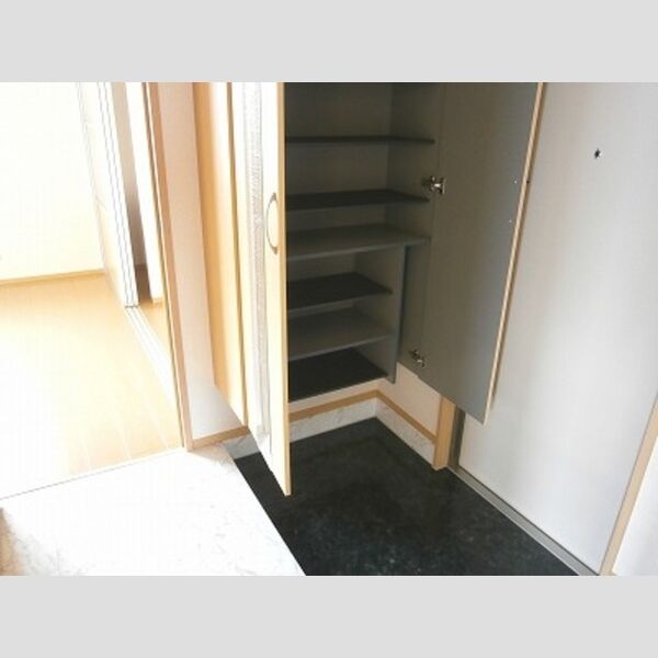 クレセリアⅢ 収納