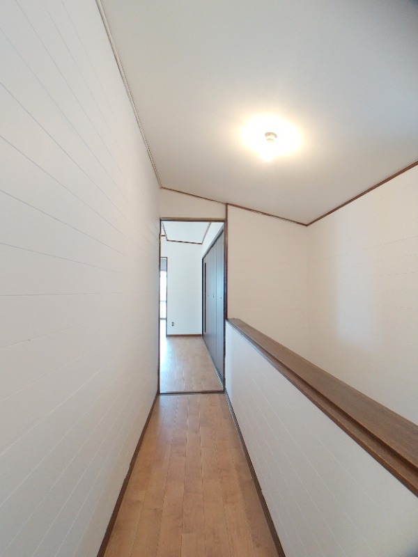 ポルボロン夏見台 廊下