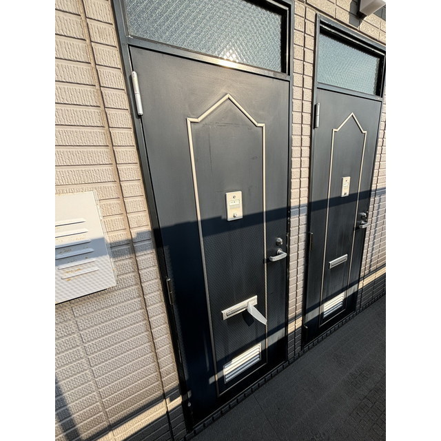 ヴェルディ下馬0205号室 扉