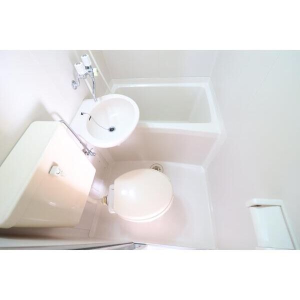 アメニティ東戸塚101号室 トイレ