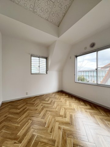 成田市モダンスタイルデザイナーズリノベ戸建 2階4.9帖洋室