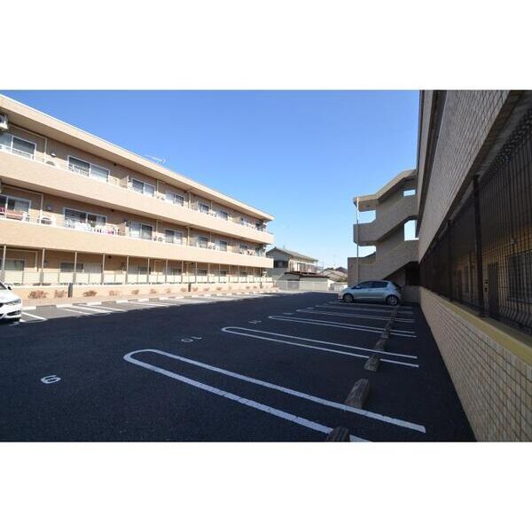 マナ・ブライトン 駐車場