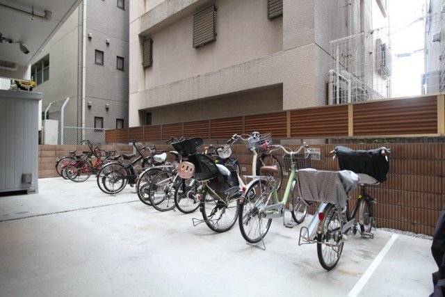 コスモグレイス新宿6階 駐輪場