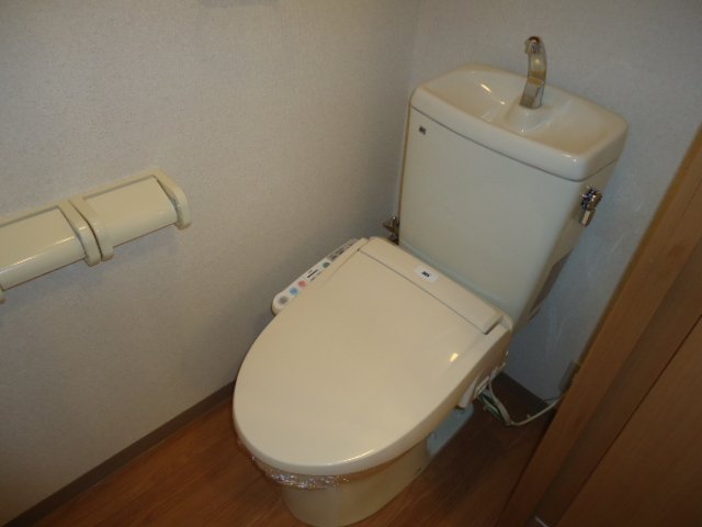 クレシア シャワー付トイレ