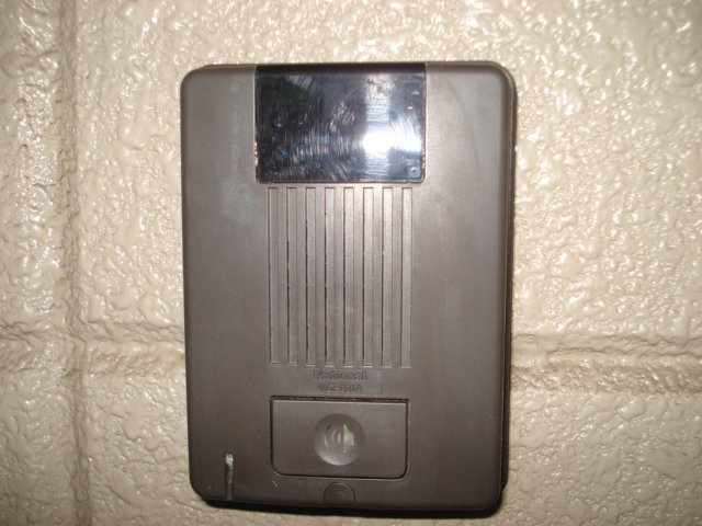 サン・グレース半田301号室 インターホン