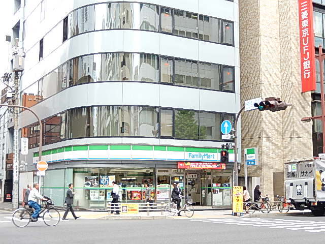 ガーラ神田淡路町 【コンビニエンスストア】「ファミリーマート」まで117ｍ