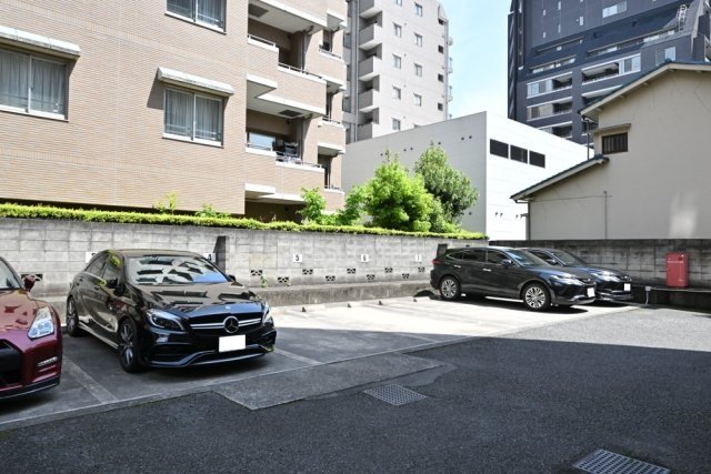 グランシャリオ国立8階 駐車場