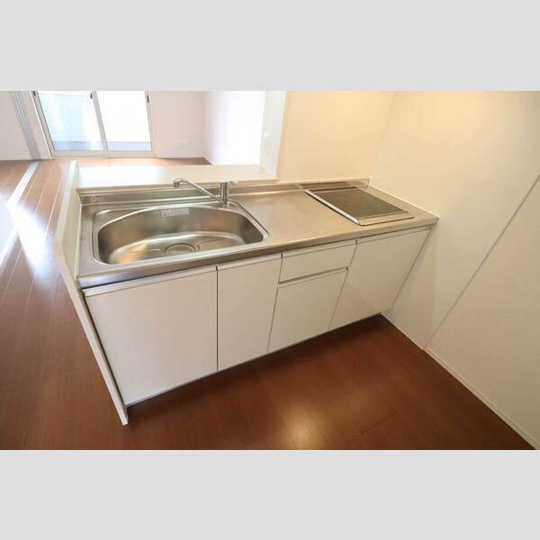 サンシャインみさと203号室 対面キッチン