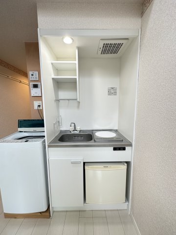 ユナイト和田町スワロフスキー102号室 キッチン