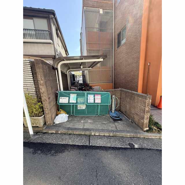 桜明居103号室 2026年3月撮影　ゴミ置き場