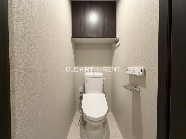 コンシェリア目黒本町 ＴＨＥ ＲＥＳＩＤＥＮＣＥ4階 清潔感のあるトイレ/温水洗浄便座付き