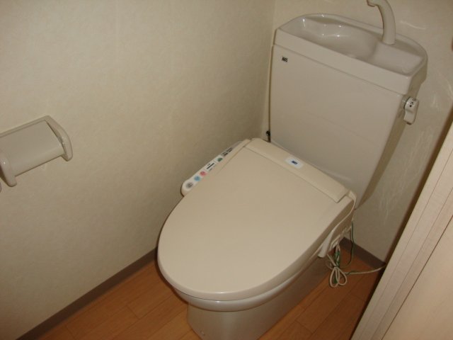 セリオラ湘南 シャワー付トイレ