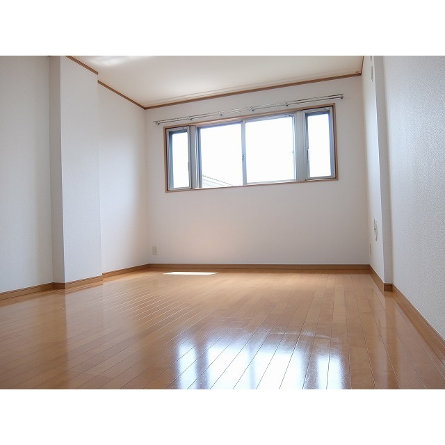 アンプルール 彩華 リビング