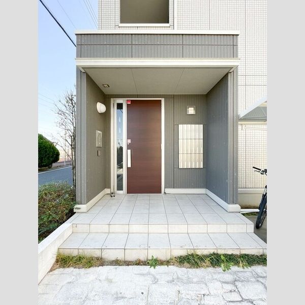 ヘリオス吉川美南　クロノス 出入口